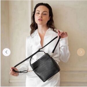 AOTA Elena Bucket Bag Black